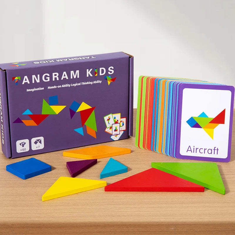 Tangram de madera con caja de cartón y tarjetas