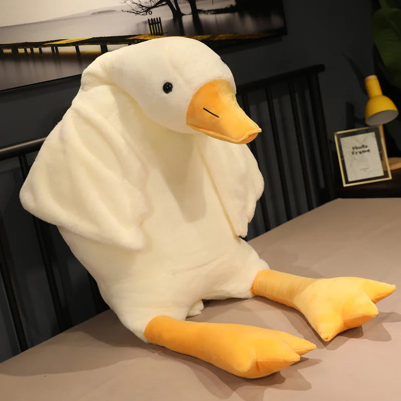Oca de peluche gigante vista de cerca