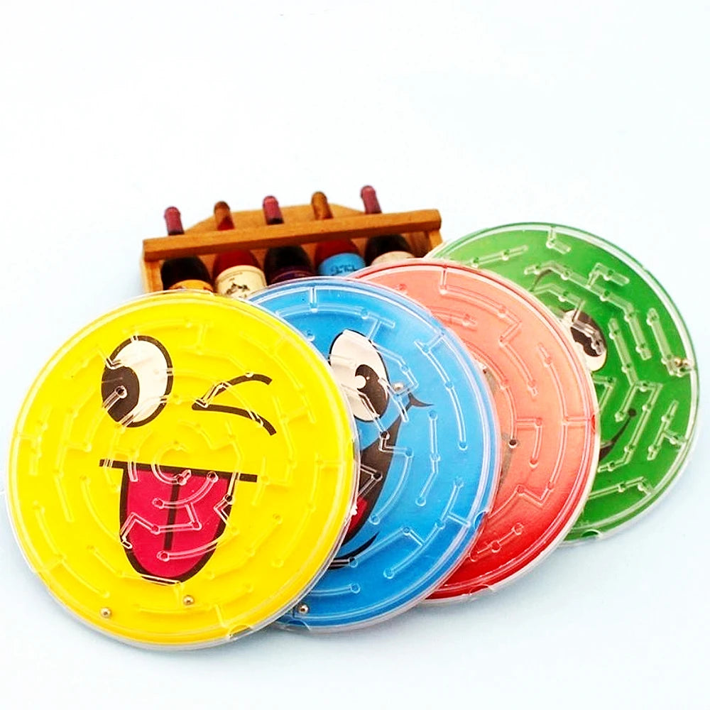 Laberintos de bolitas redondos con caritas de colores