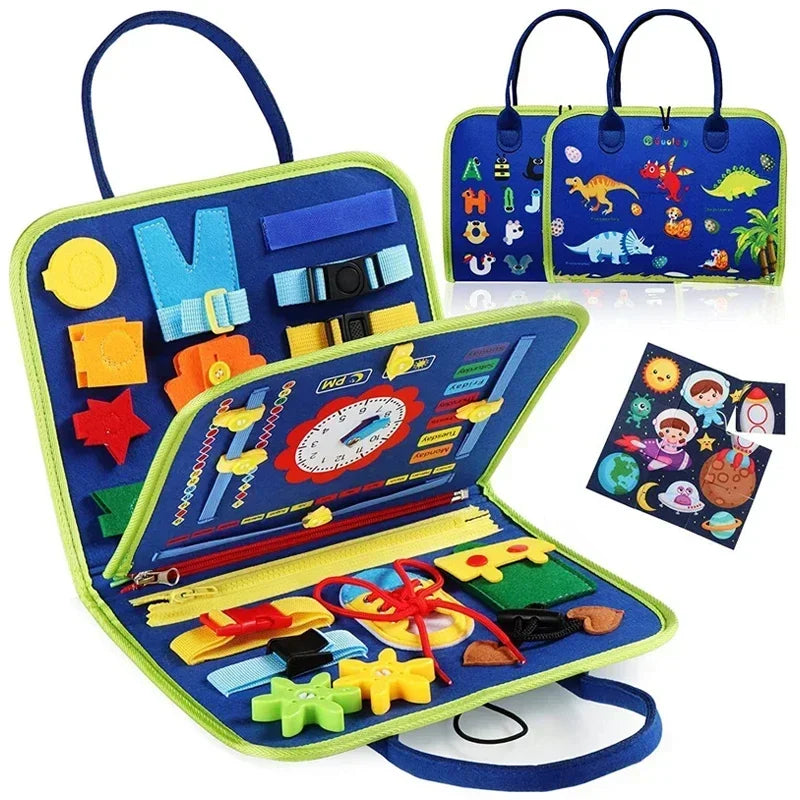 Libro de actividades de fieltro azul abierto con sus juegos